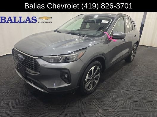 Used 2024 Ford Escape Platinum AWD/4WD image 1