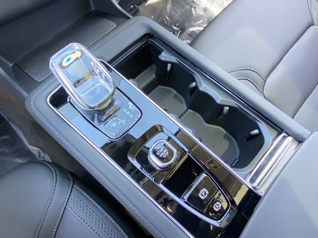 Used 2025 Volvo XC90 B6 Plus w/ Protection Package image 22