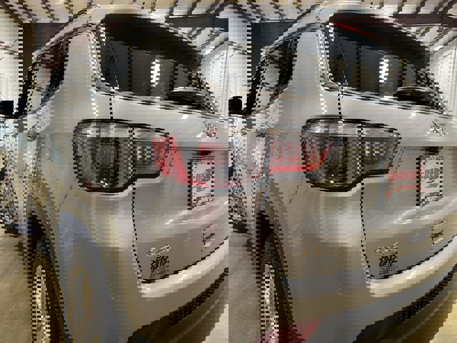 Used 2024 Jeep Compass Latitude image 22