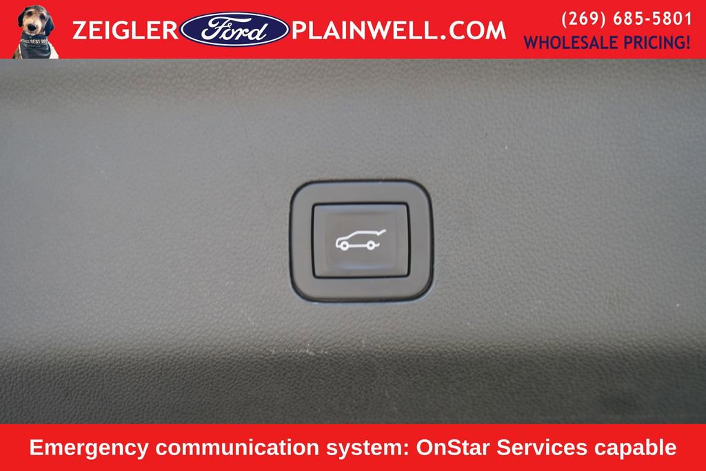 Used 2025 Chevrolet Suburban Z71 image 13