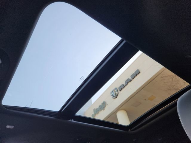 New 2026 Chrysler Pacifica Limited w/ S Appearance Package FWD image 19