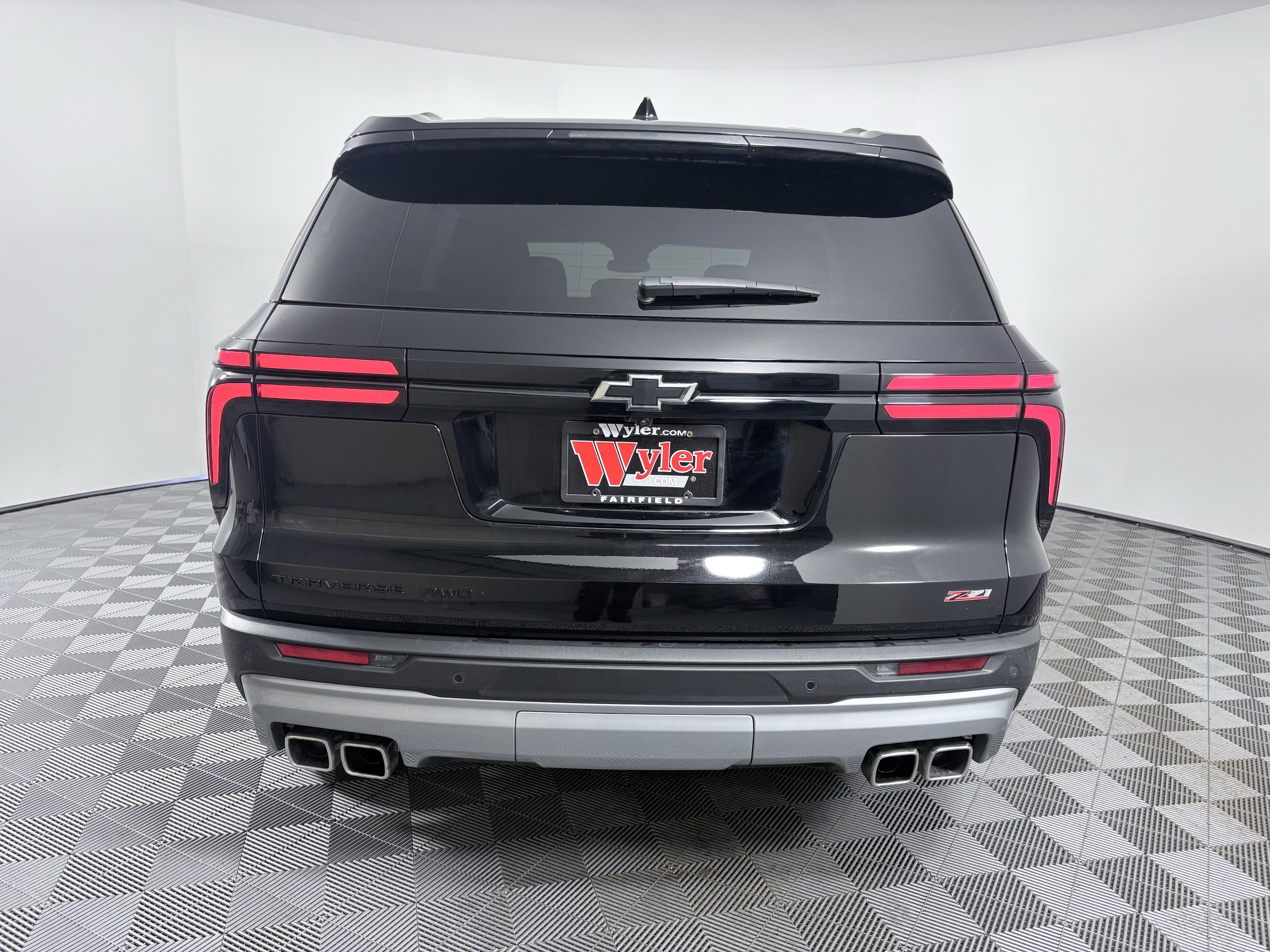 Used 2024 Chevrolet Traverse Z71 image 4