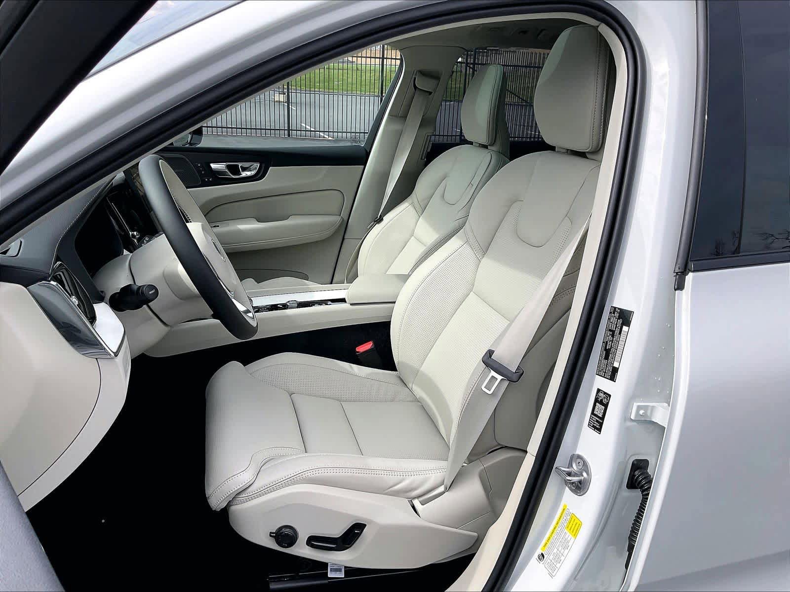 New 2026 Volvo XC60 T8 Ultra w/ Protection Package Premier AWD/4WD image 11