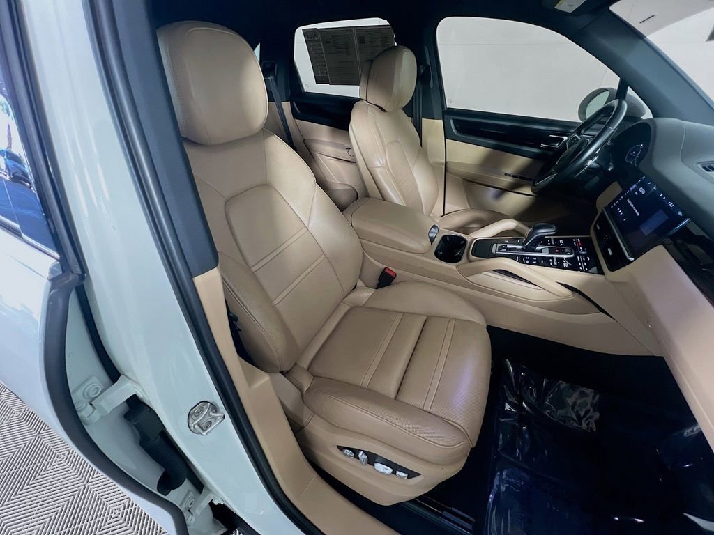 Used 2020 Porsche Cayenne AWD/4WD image 30