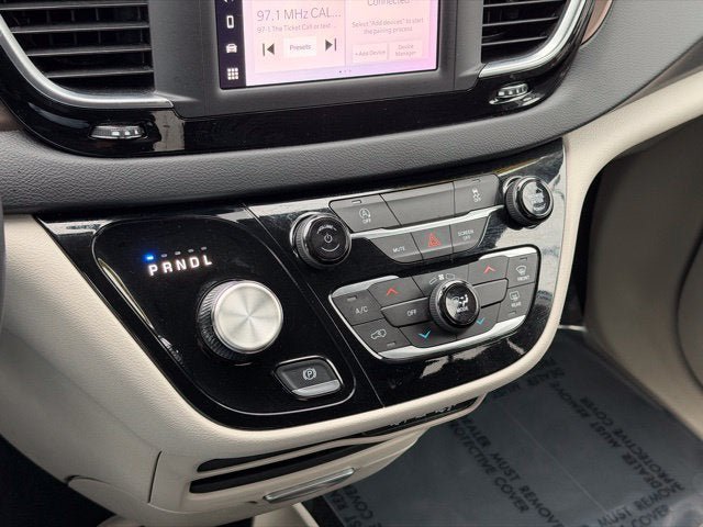 Certified 2023 Chrysler Voyager LX FWD image 23
