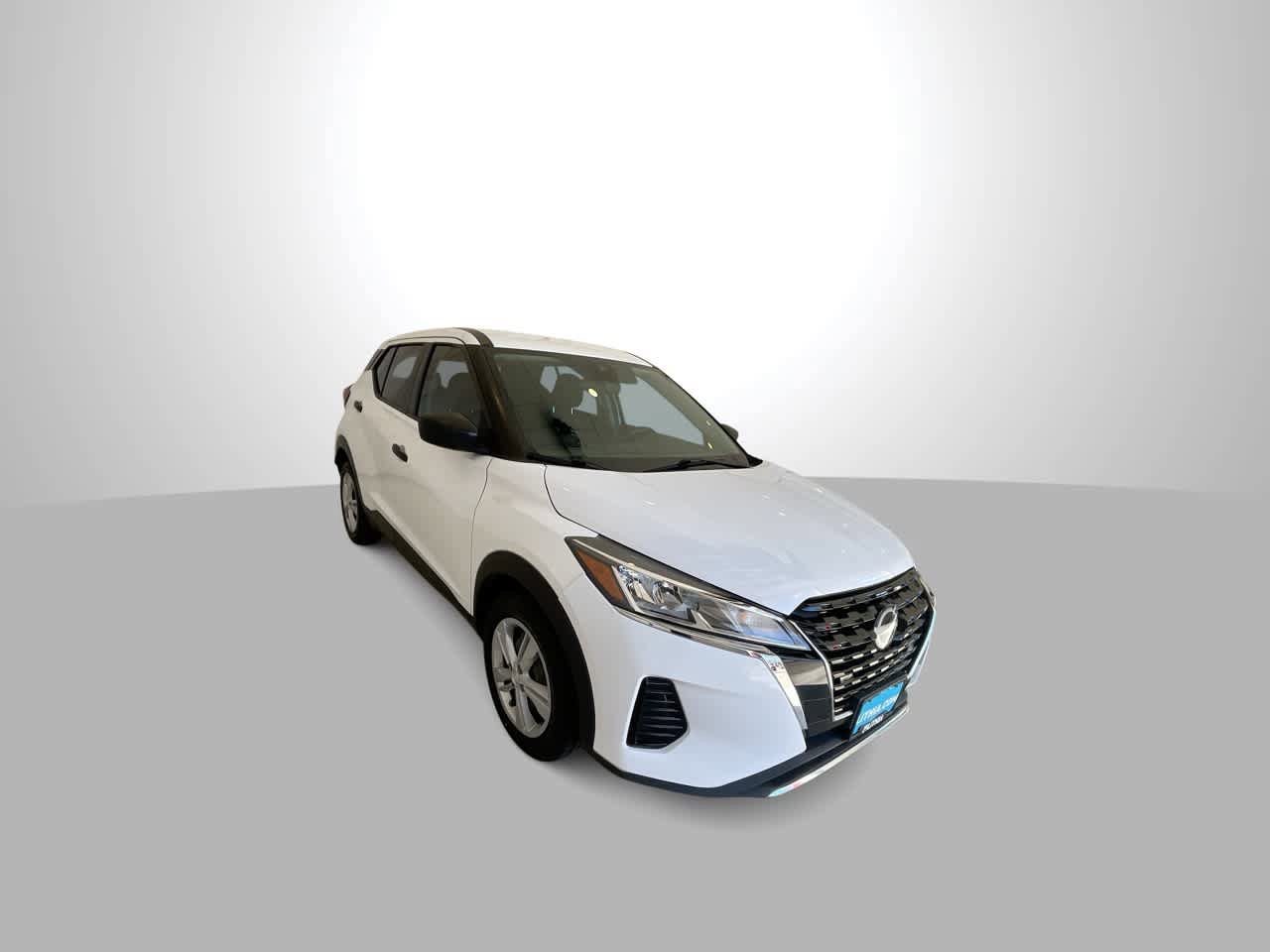 Used 2022 Nissan Kicks S FWD image 2