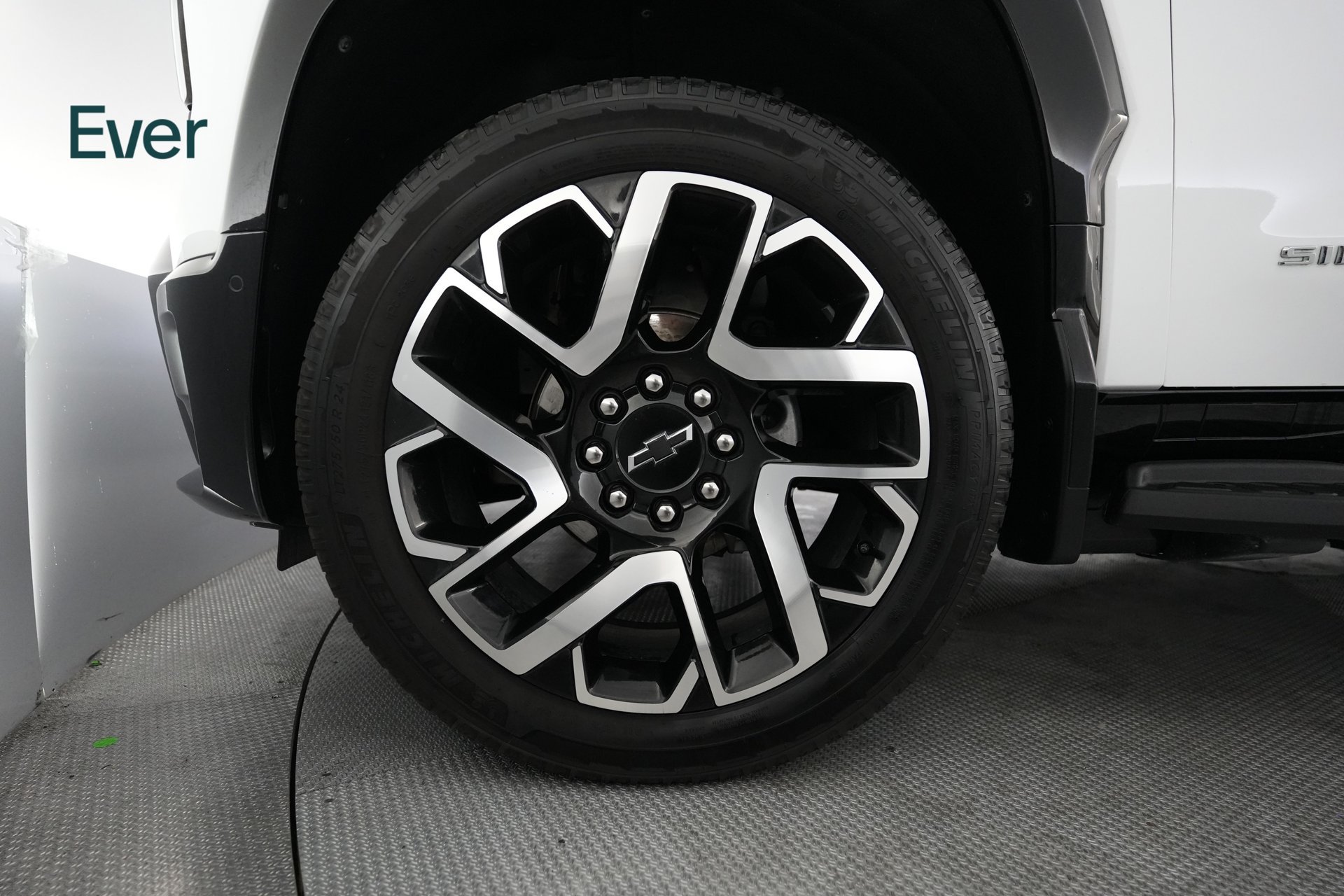 Used 2024 Chevrolet Silverado EV RST AWD/4WD image 13