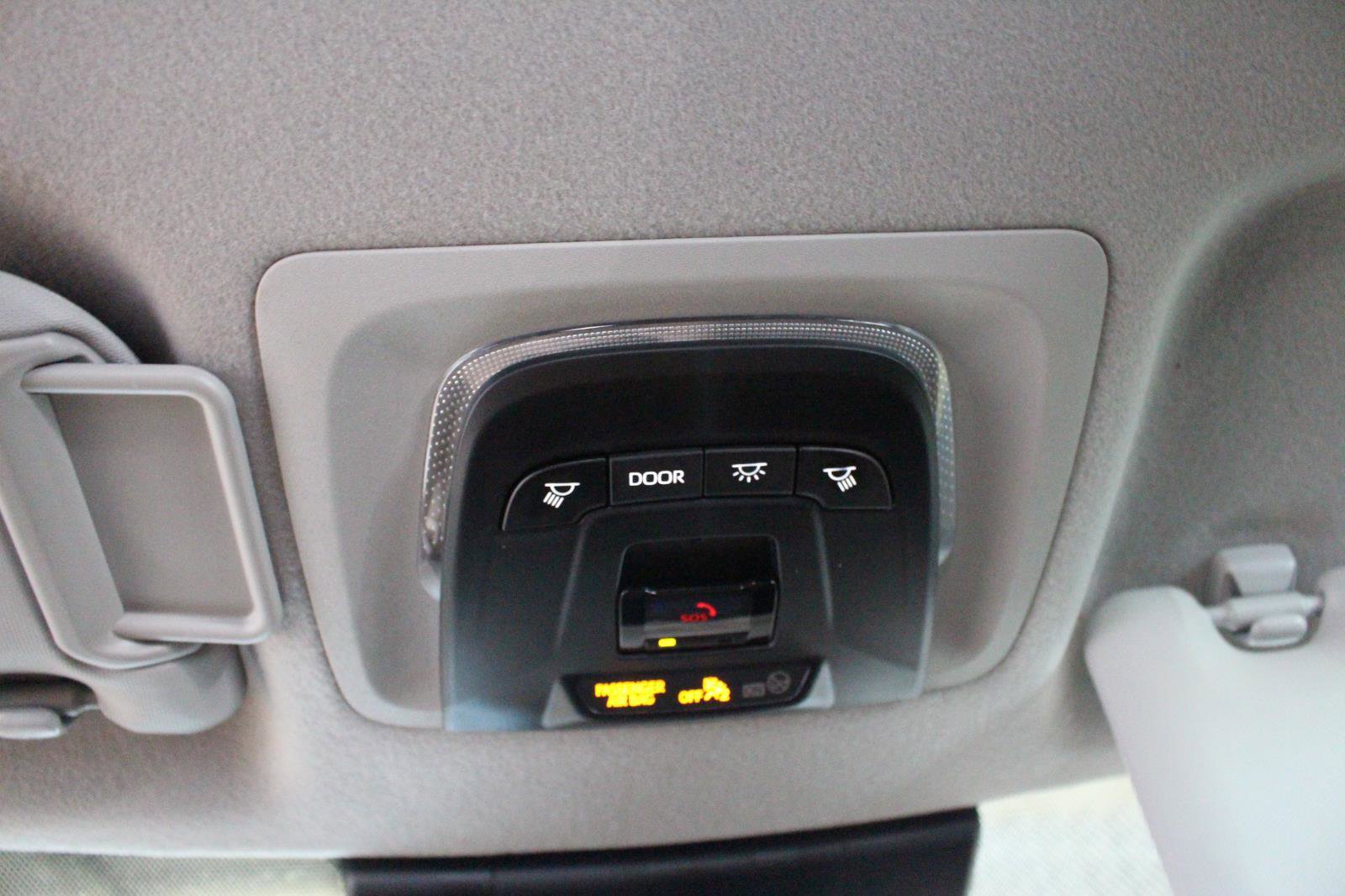 Used 2025 Toyota Corolla Cross LE image 27