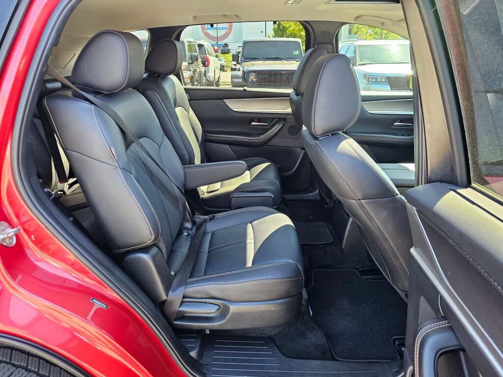 Certified 2024 MAZDA CX-90 Plug-In Hybrid w/ Preferred AWD/4WD image 29