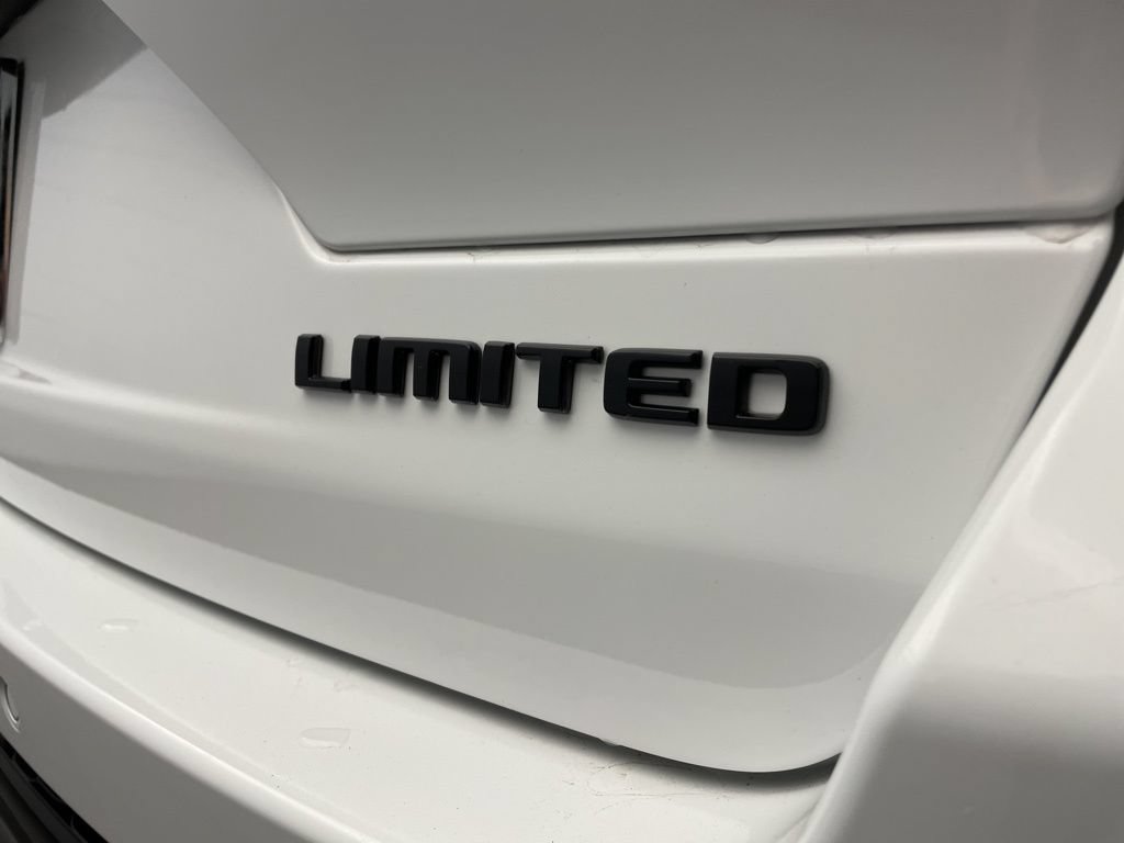 New 2025 Jeep Grand Cherokee Limited w/ Luxury Tech Group II AWD/4WD image 5