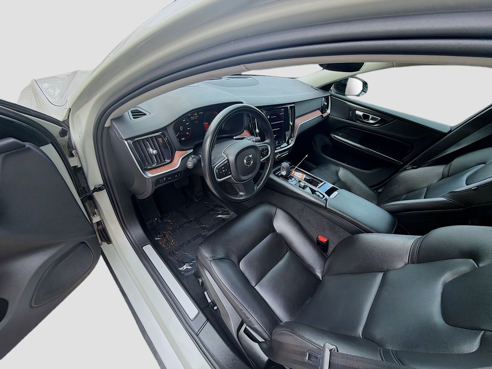 Used 2022 Volvo S60 T8 R-Design Expression w/ Advanced Package AWD/4WD image 9