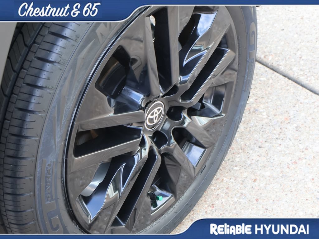 Used 2022 Toyota RAV4 XLE Premium AWD/4WD image 41
