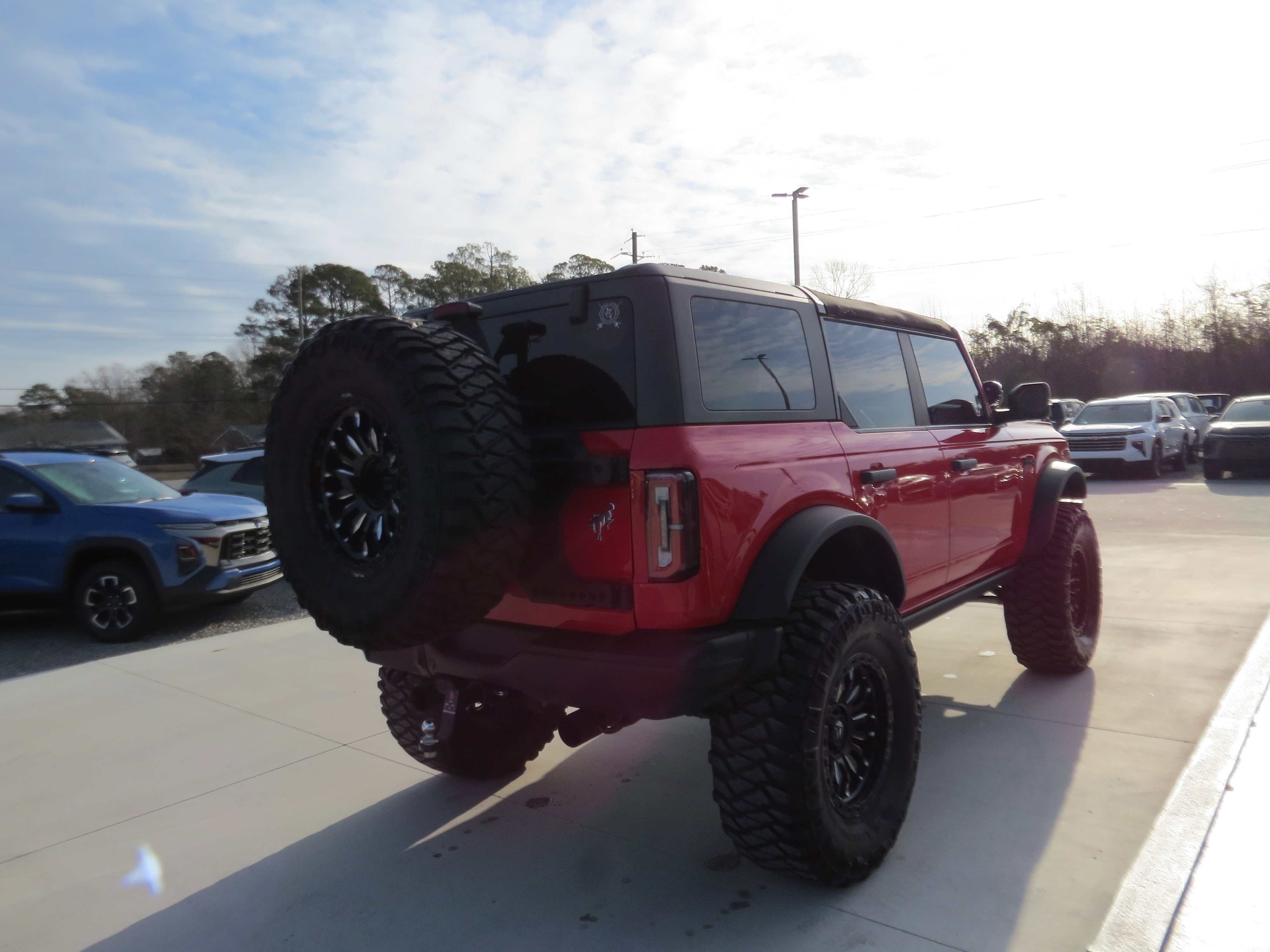 Used 2023 Ford Bronco Badlands image 5