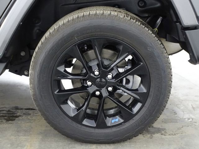 Used 2023 Jeep Wrangler Unlimited Sahara image 39
