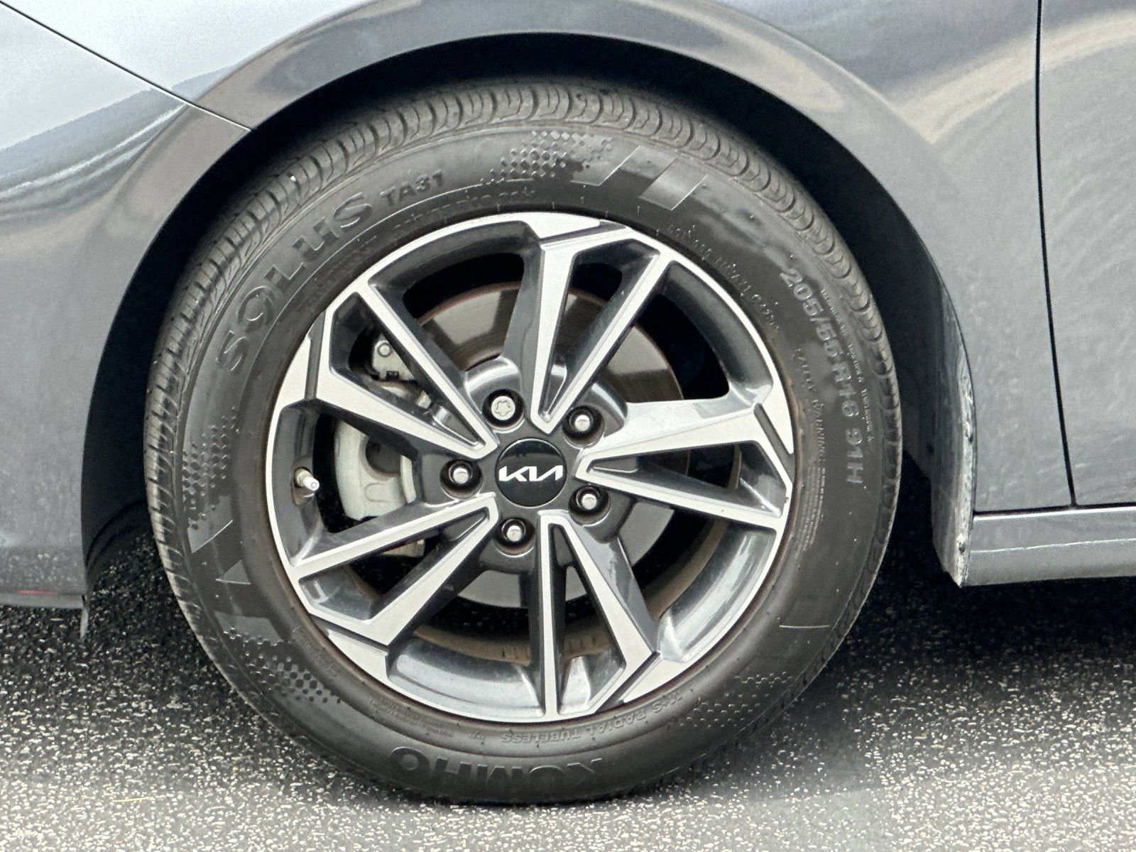 Certified 2024 Kia Forte LXS w/ LXS Technology Package image 32