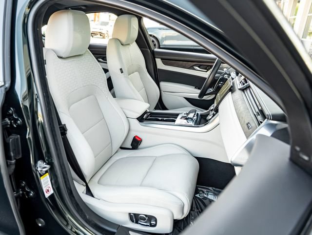Used 2021 Jaguar XF R-Dynamic SE AWD/4WD image 27