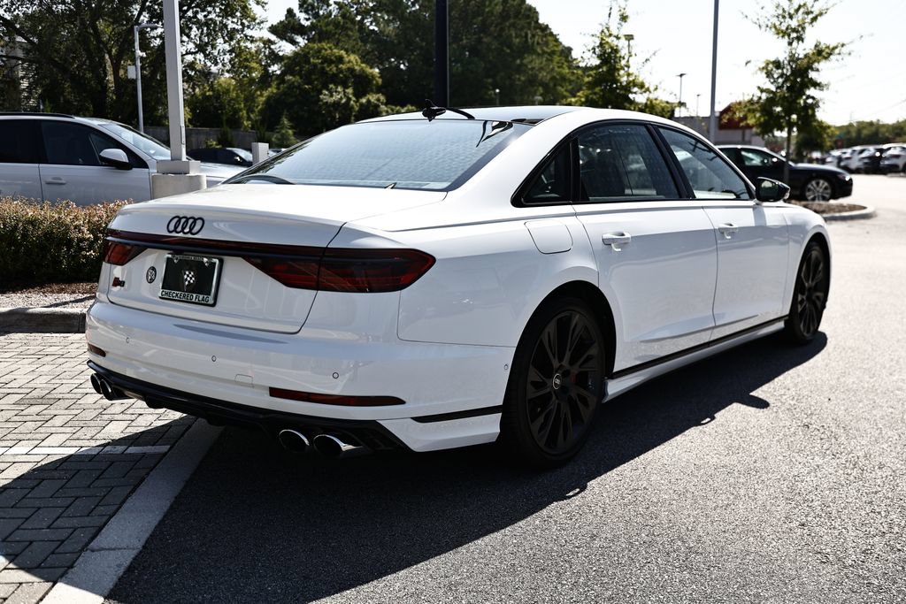 Used 2025 Audi S8 AWD/4WD image 5