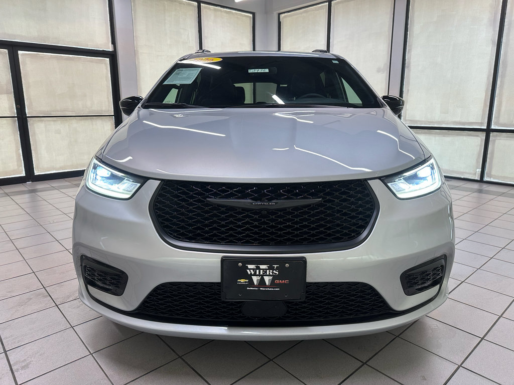 Used 2026 Chrysler Pacifica Limited w/ S Appearance Package FWD image 9