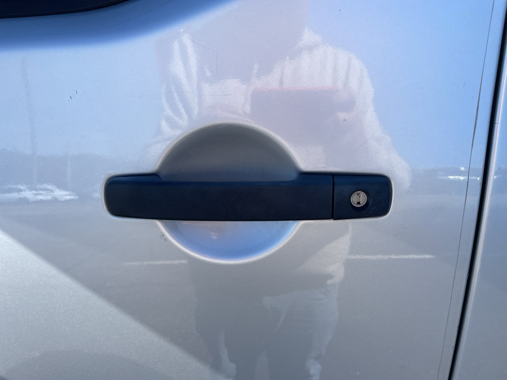 Used 2019 Nissan NV 3500 S image 7