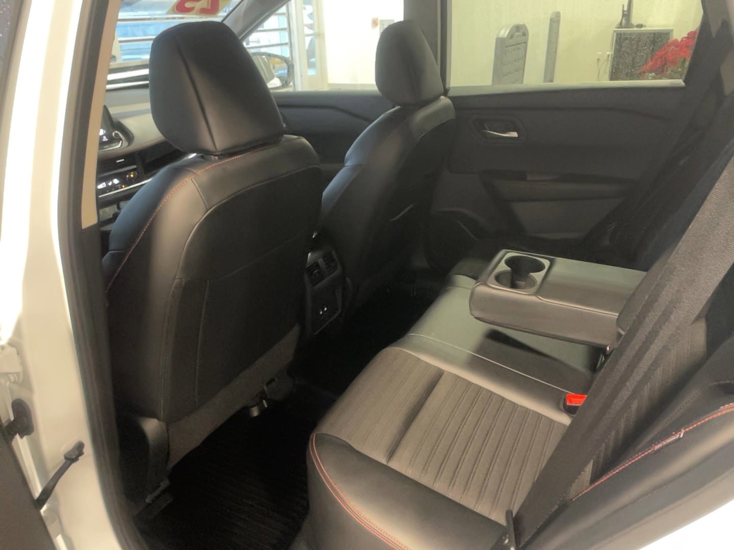 Used 2025 Nissan Rogue SV w/ Rock Creek Premium Package image 21