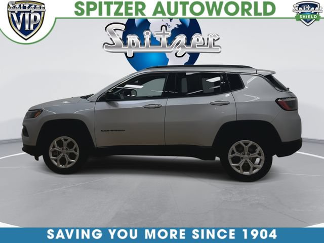 Used 2024 Jeep Compass Latitude AWD/4WD image 7