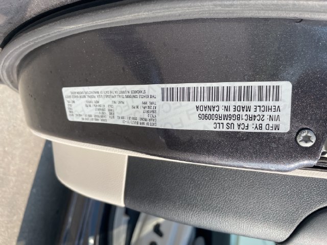 Used 2021 Chrysler Pacifica Touring-L FWD image 26