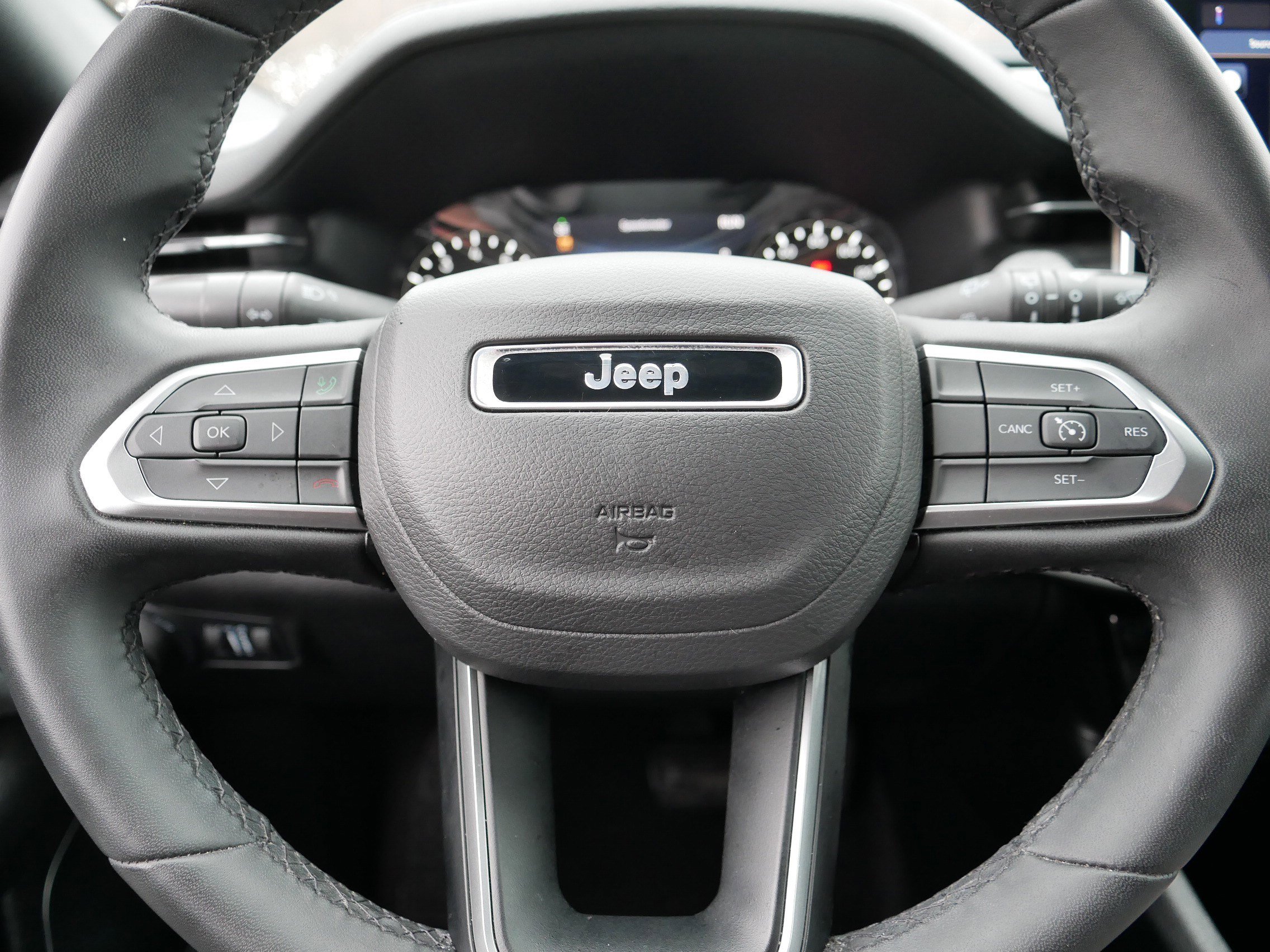 Certified 2024 Jeep Compass Latitude image 25