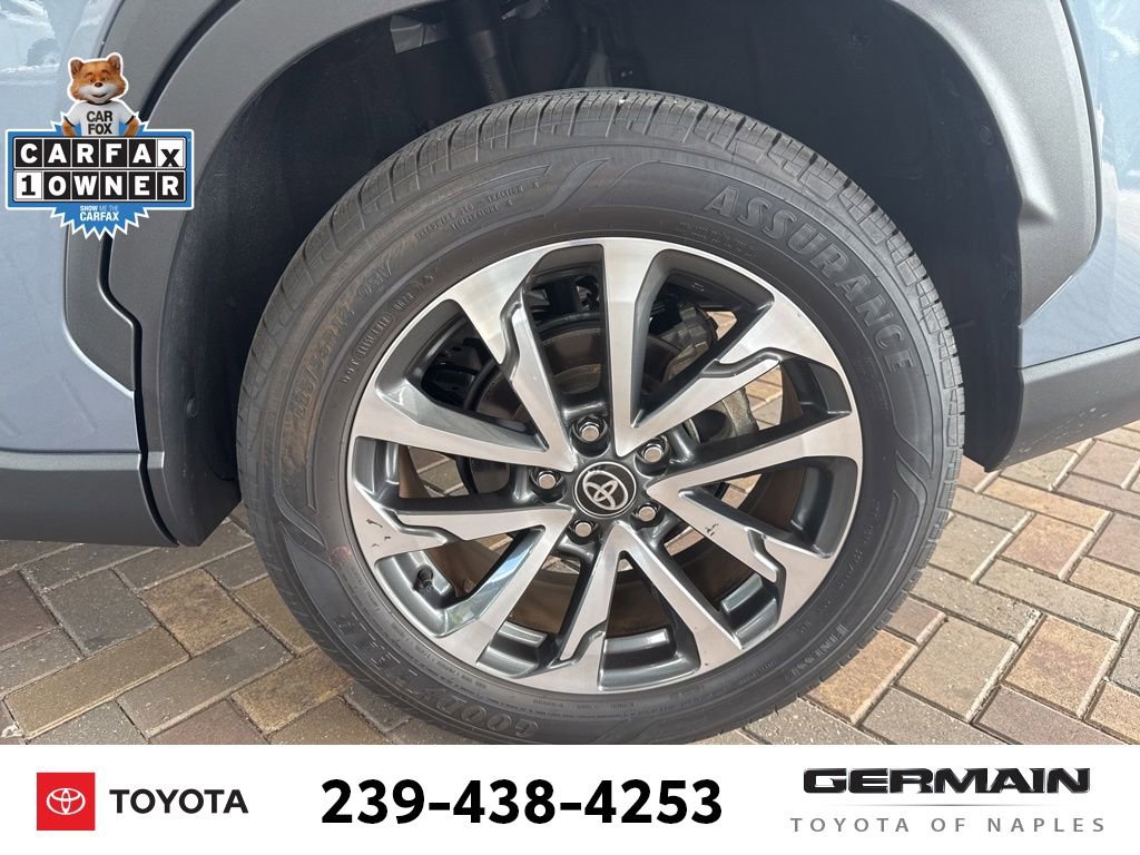 Used 2023 Toyota Corolla Cross XLE w/ Convenience Package image 12