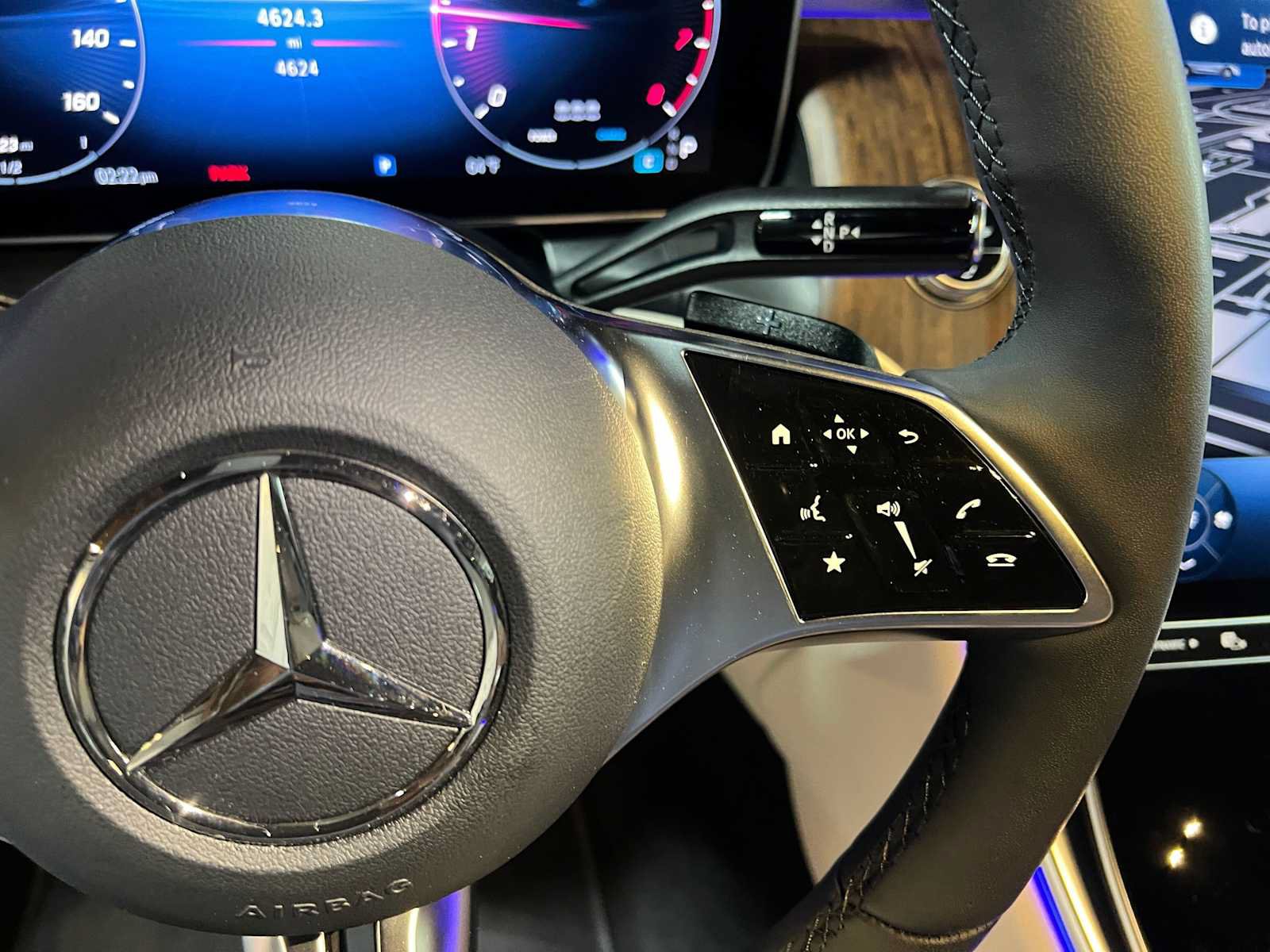 Used 2025 Mercedes-Benz GLC 300 image 28