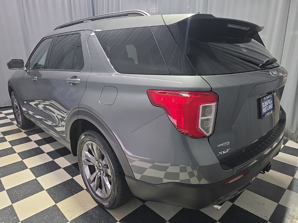 Used 2024 Ford Explorer XLT w/ Equipment Group 202A AWD/4WD image 7