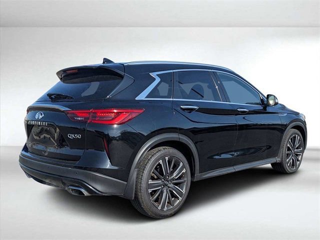 Used 2021 INFINITI QX50 Luxe w/ Appearance Package AWD/4WD image 3