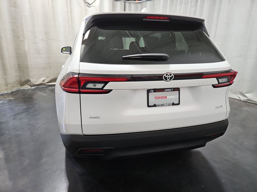 New 2026 Toyota Grand Highlander XLE image 6
