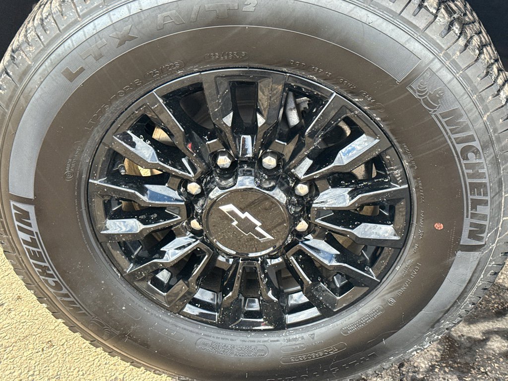 Used 2024 Chevrolet Silverado 2500 LT w/ Z71 Sport Edition image 10