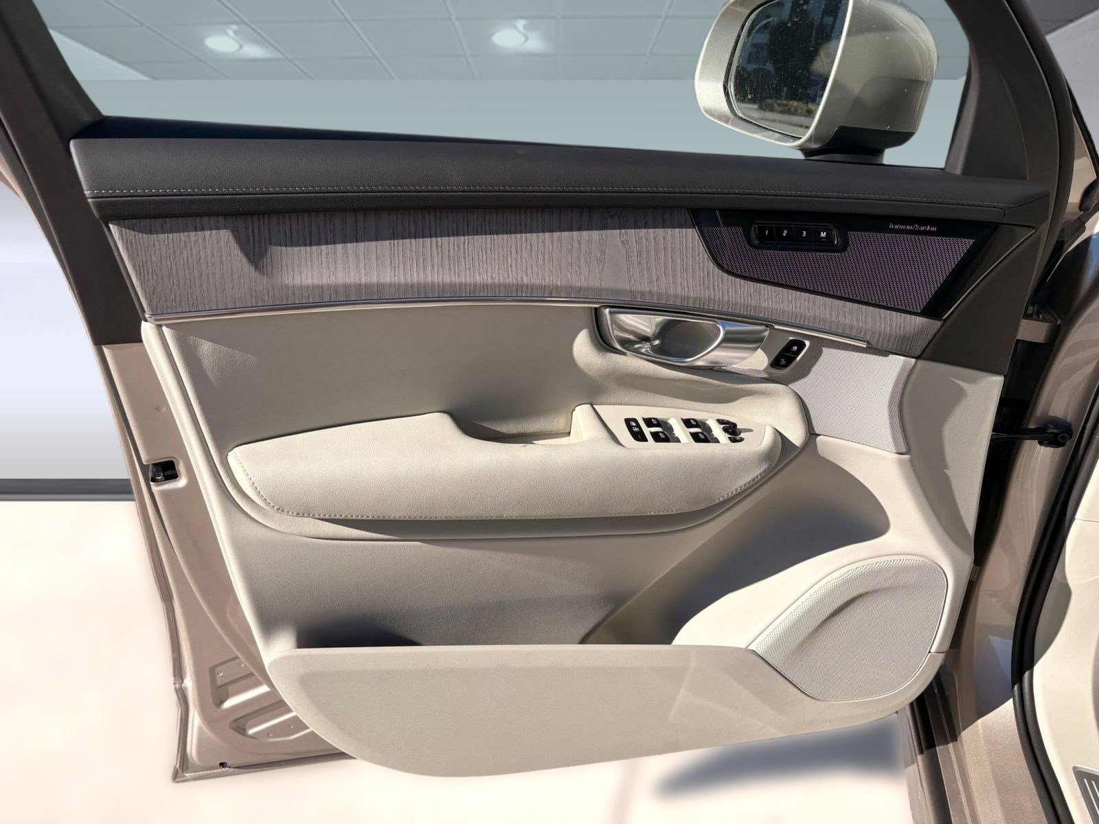 New 2026 Volvo XC90 B6 Ultra image 12