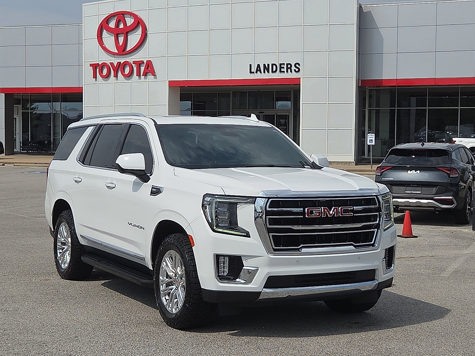 Used 2023 GMC Yukon SLT