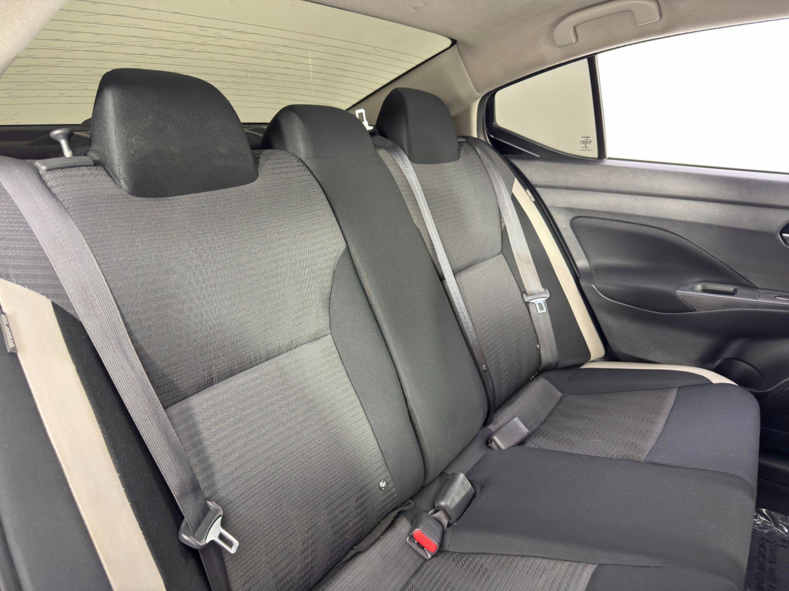 Used 2021 Nissan Versa SV image 30