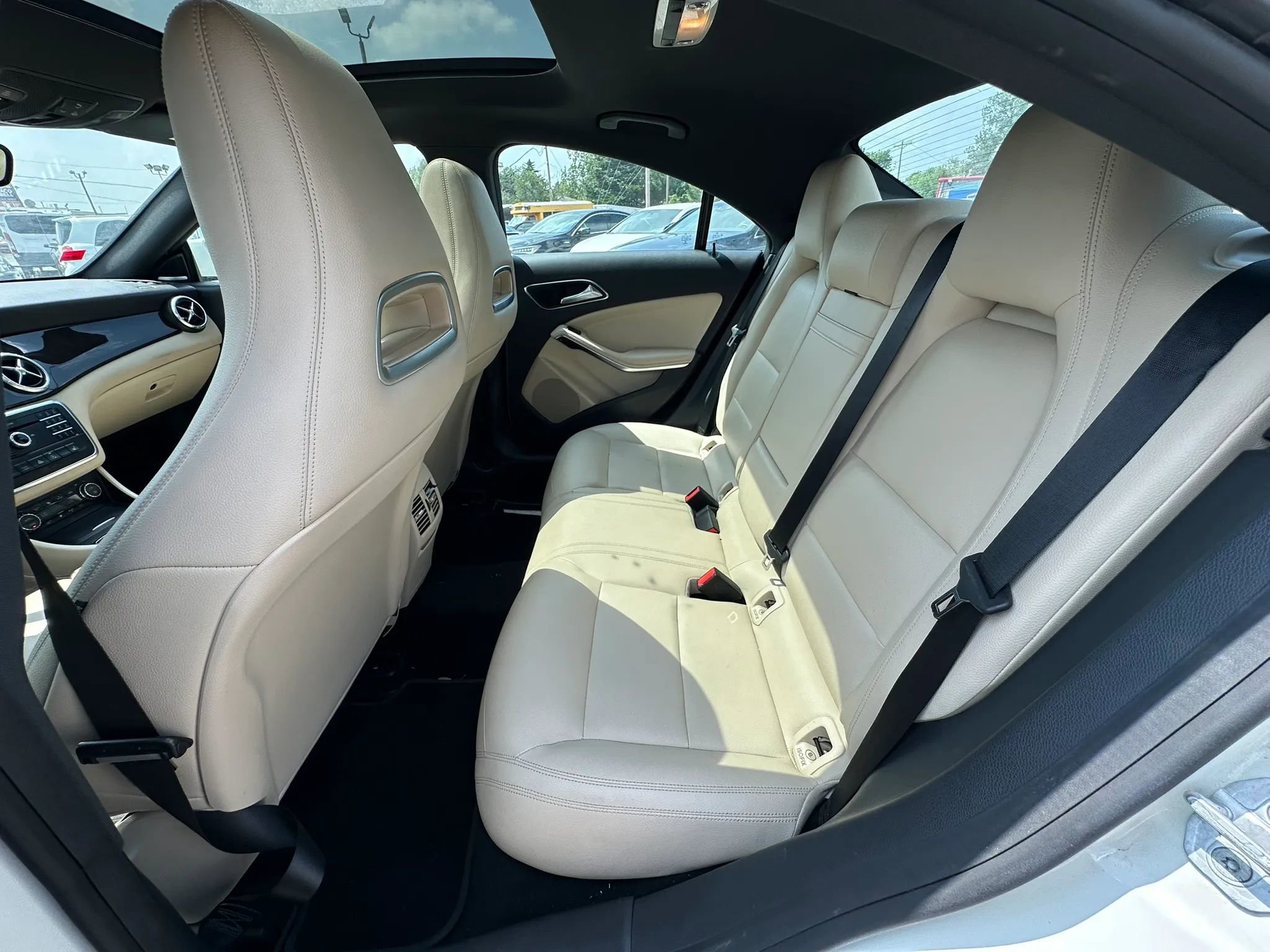 Used 2016 Mercedes-Benz CLA 250 4MATIC image 17