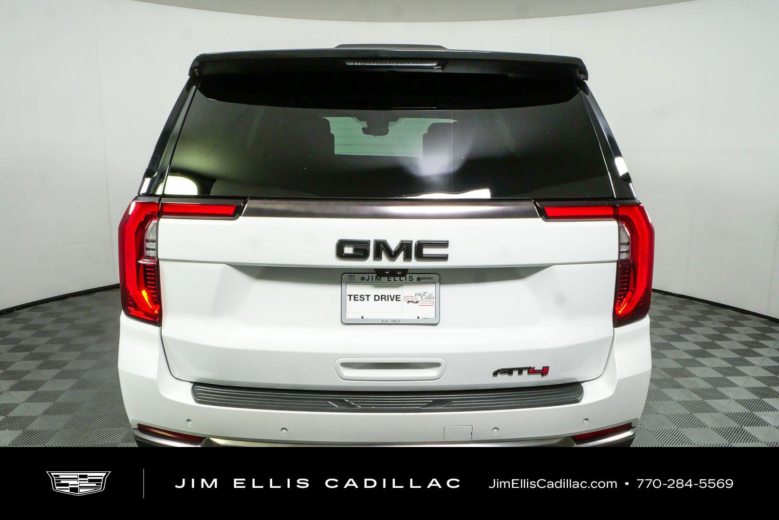 Used 2025 GMC Yukon AT4 Ultimate w/ LPO, Floor Liner Package AWD/4WD image 30