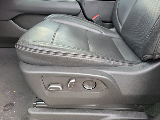 Used 2024 GMC Yukon XL Denali image 6