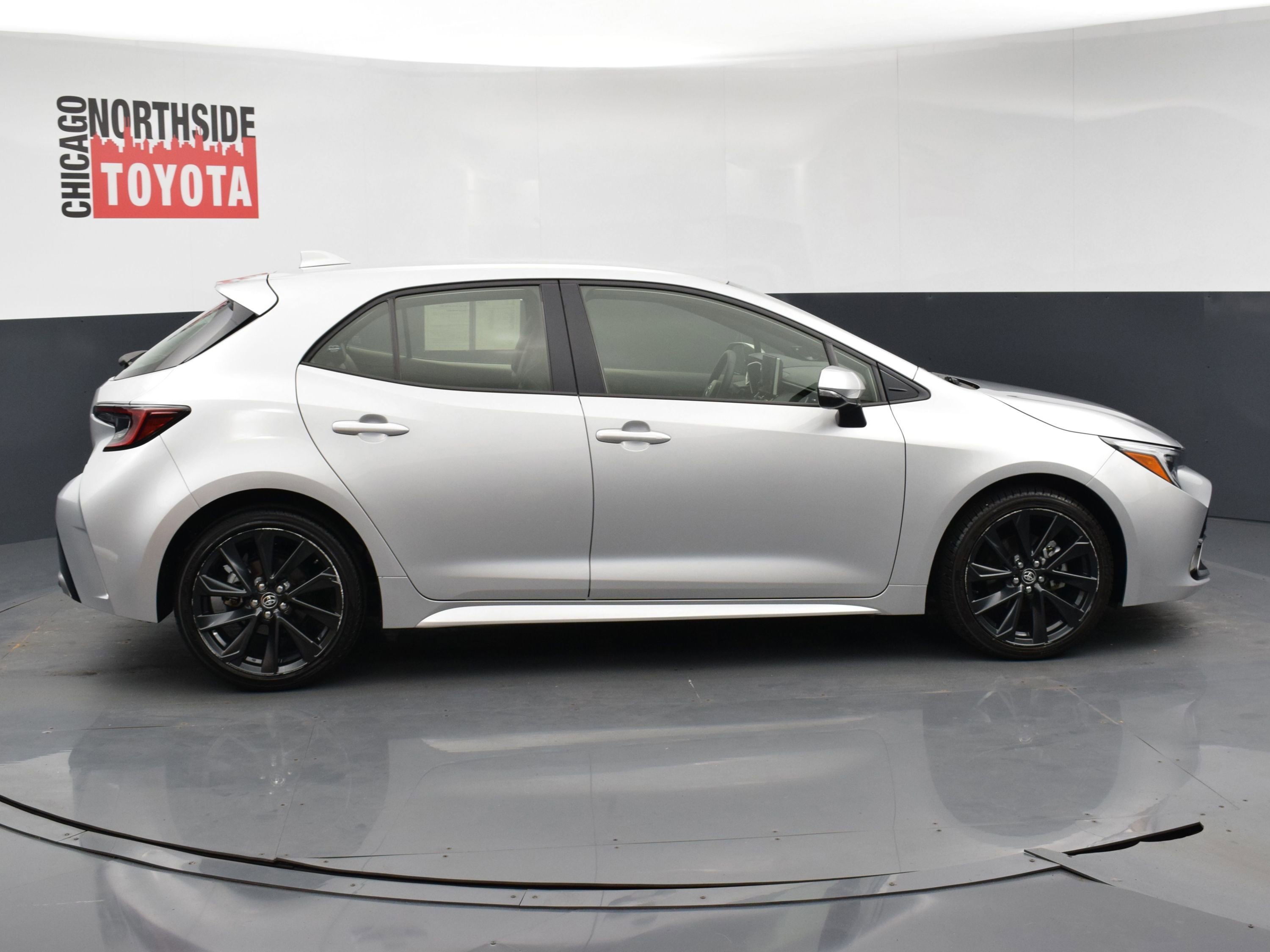 Used 2024 Toyota Corolla XSE FWD image 5