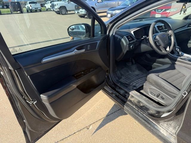 Used 2013 Ford Fusion SE FWD image 8