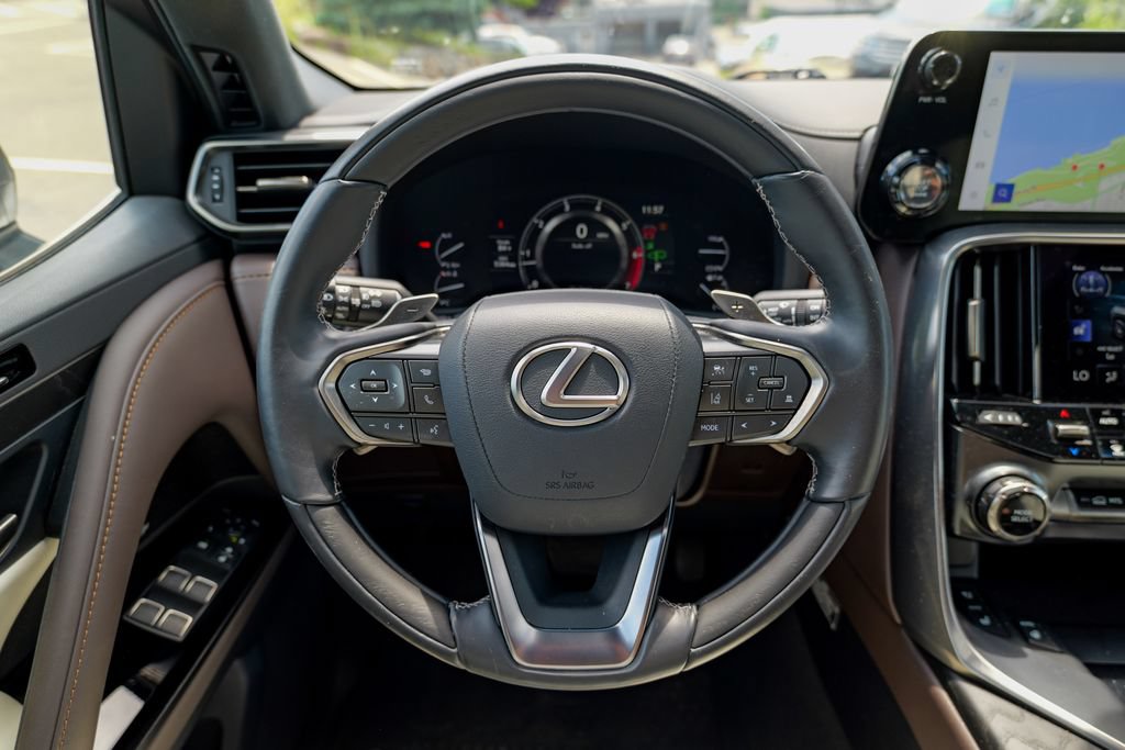 Used 2024 Lexus LX 600 4WD w/ Appearance Package image 46