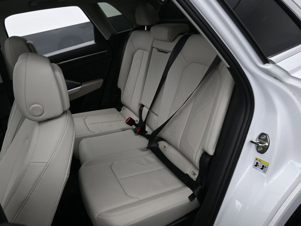 Used 2024 Audi Q3 2.0T Premium w/ Convenience Package image 34