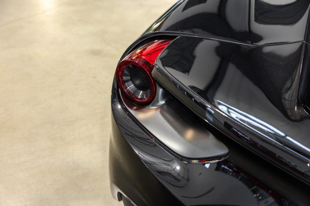 Used 2019 Ferrari 488 GTB RWD image 16