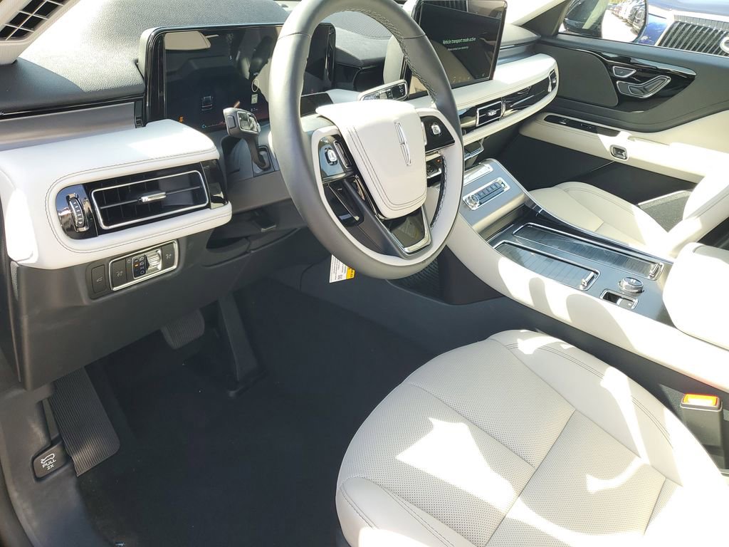 New 2026 Lincoln Aviator 2WD image 20