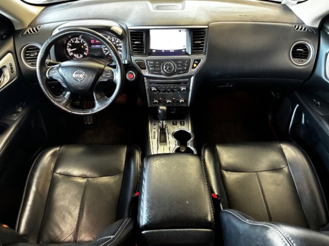 Used 2020 Nissan Pathfinder SL image 3