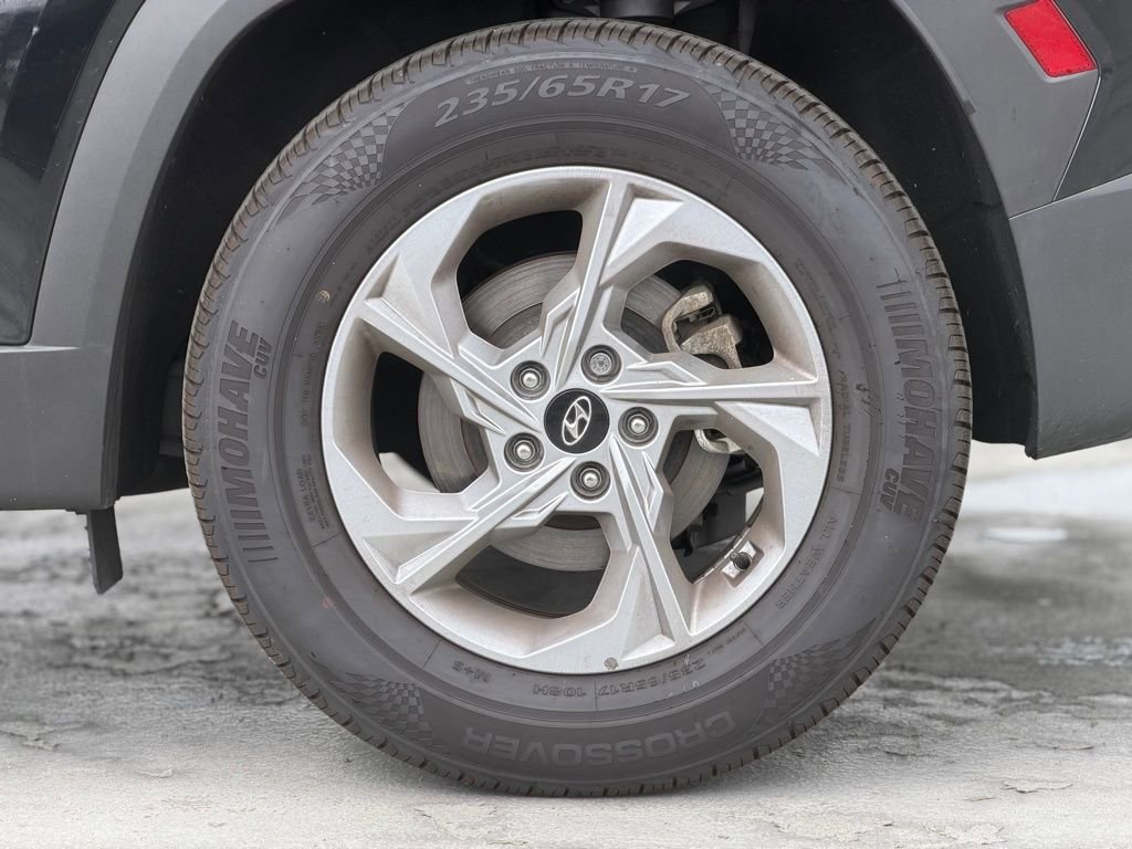 Used 2023 Hyundai Tucson SEL FWD image 2