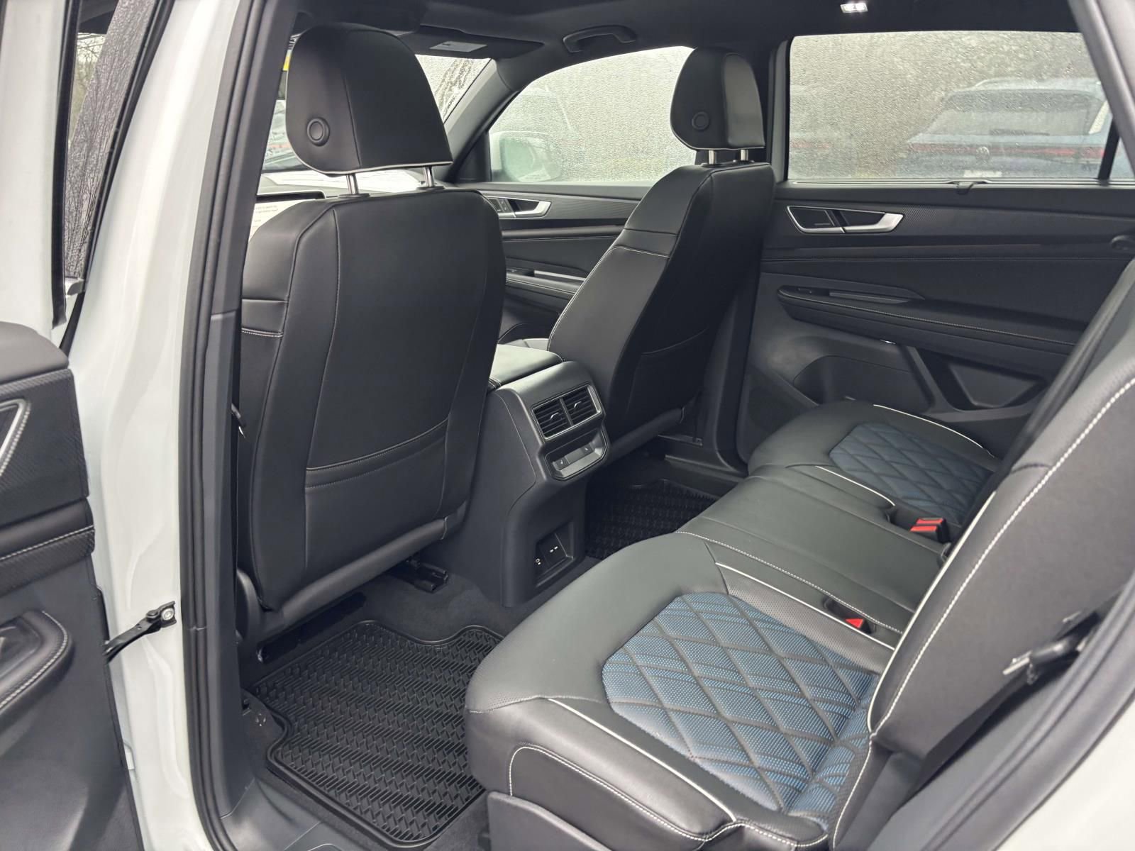 New 2026 Volkswagen Atlas Cross Sport SEL Premium R-Line AWD/4WD image 28