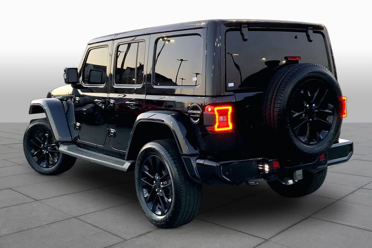 Used 2023 Jeep Wrangler Unlimited Sahara AWD/4WD image 21