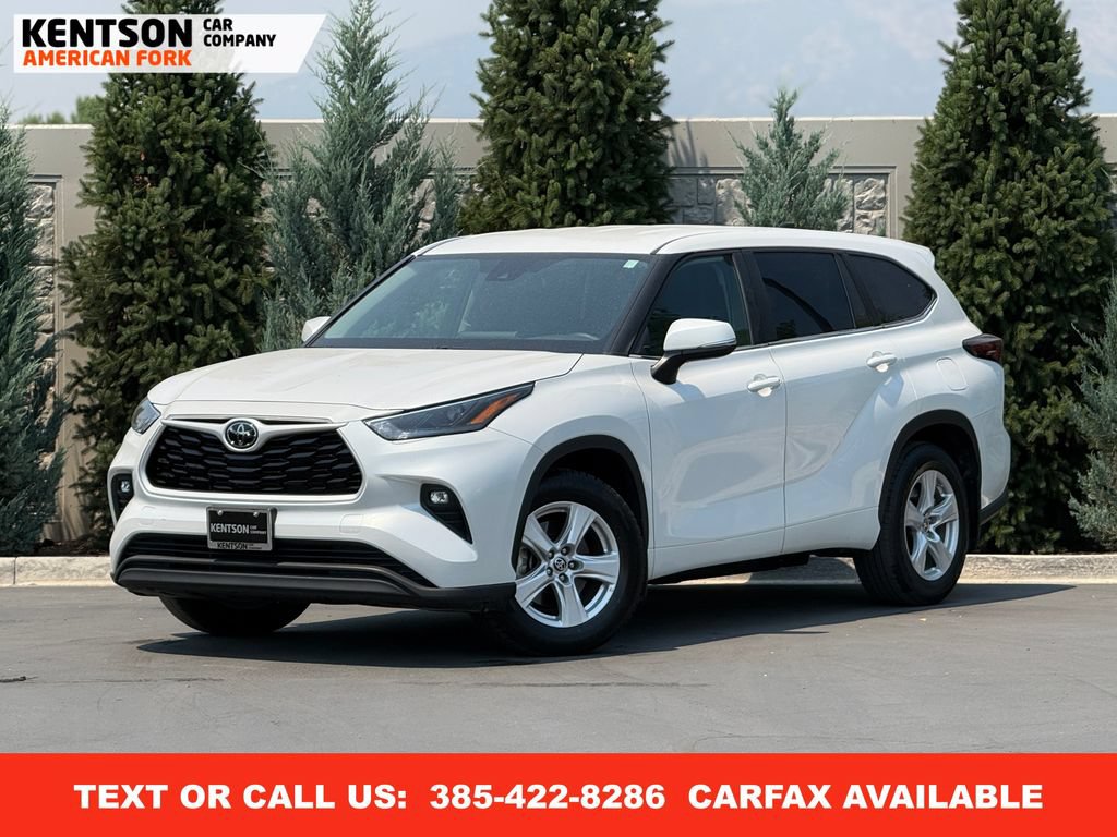 Used 2025 Toyota Highlander LE AWD/4WD image 1